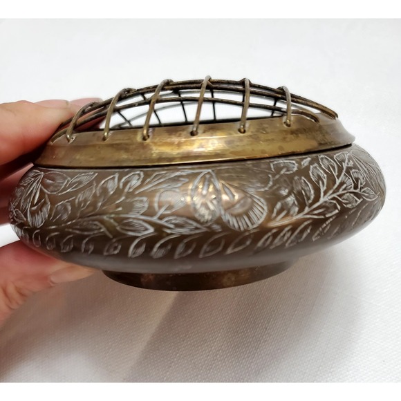 VTG Brass Floral Etched Flower Frog Dish Bowl Incense/Ashtray-Hand Made in India - Picture 3 of 6